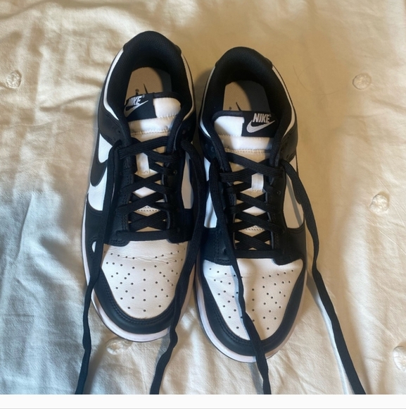 Nike Womens Panda Dunks - Picture 1 of 4
